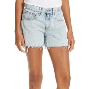 NWOT RAG & BONE MID-RISE FRAYED DENIM BOYFRIEND SHORTS IN CLEAN MADISON SIZE 28